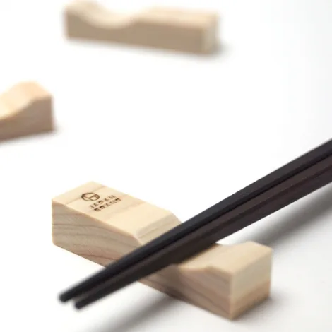 箸置き（4個） | ノベルティや記念品でSDGsに間伐材、木製グッズのWood+