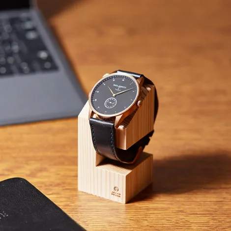 おしゃれな時計スタンド｜オリジナル木製ノベルティ、記念品のデザイン