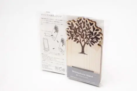 M　リバティ生地使用　ドールクローゼット　スマホスタンド オリジナルスマホスタンド | ノベルティや記念品でSDGsに間伐材、木製
