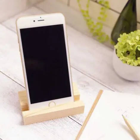 ヒノキスマホスタンド | ノベルティや記念品でSDGsに間伐材、木製