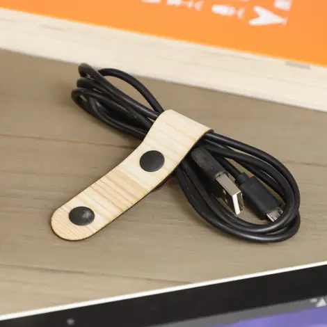 コードホルダー | ノベルティや記念品でSDGsに間伐材、木製グッズのWood+