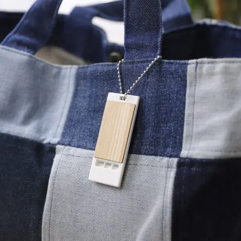 ホイッスル | ノベルティや記念品でSDGsに間伐材、木製グッズのWood+