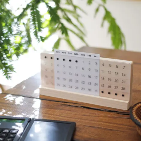 万年カレンダー | ノベルティや記念品でSDGsに間伐材、木製グッズのWood+