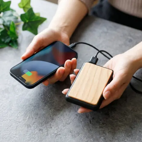 モバイルバッテリー | ノベルティや記念品でSDGsに間伐材、木製グッズ